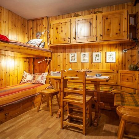 Casa-Chalet, In Centro A Courmayeur! Bagian luar foto