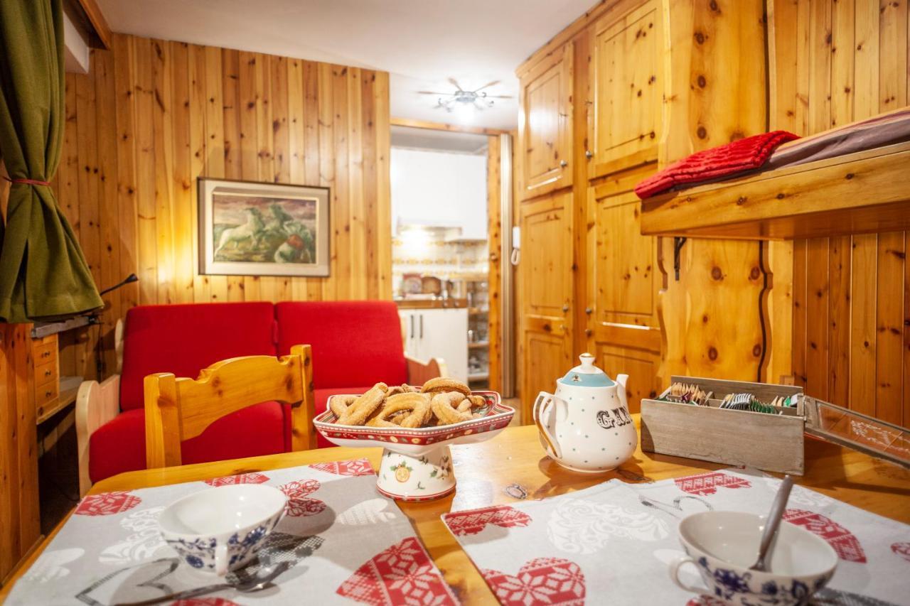 Casa-Chalet, In Centro A Courmayeur! Bagian luar foto